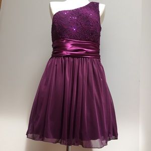 SALE!  Special Occasion Dress (Juniors)